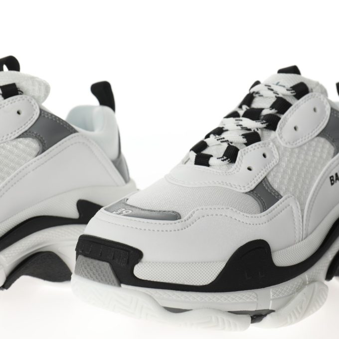 【 Balenciaga 】