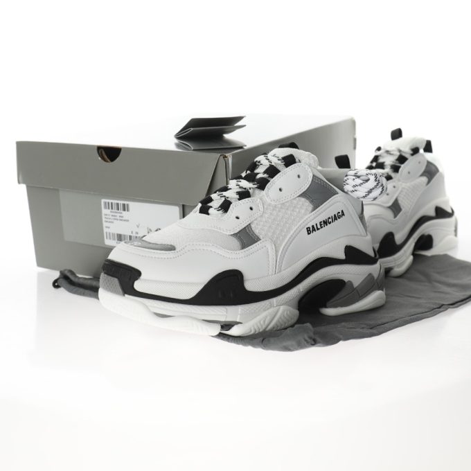 【 Balenciaga 】