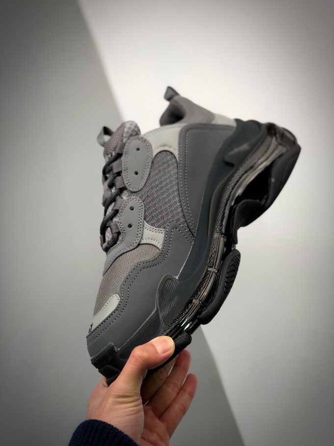 【 Balenciaga 】