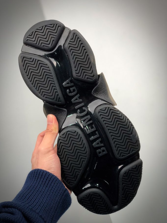 【 Balenciaga 】
