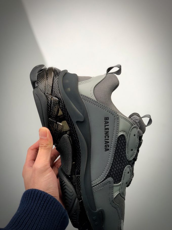 【 Balenciaga 】