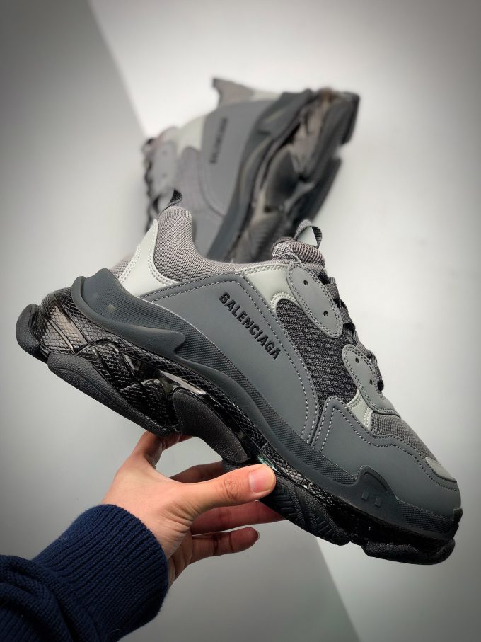 【 Balenciaga 】