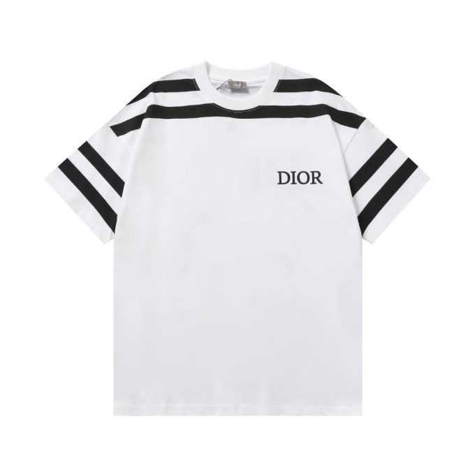 New round-neck short-sleeved T-shirt