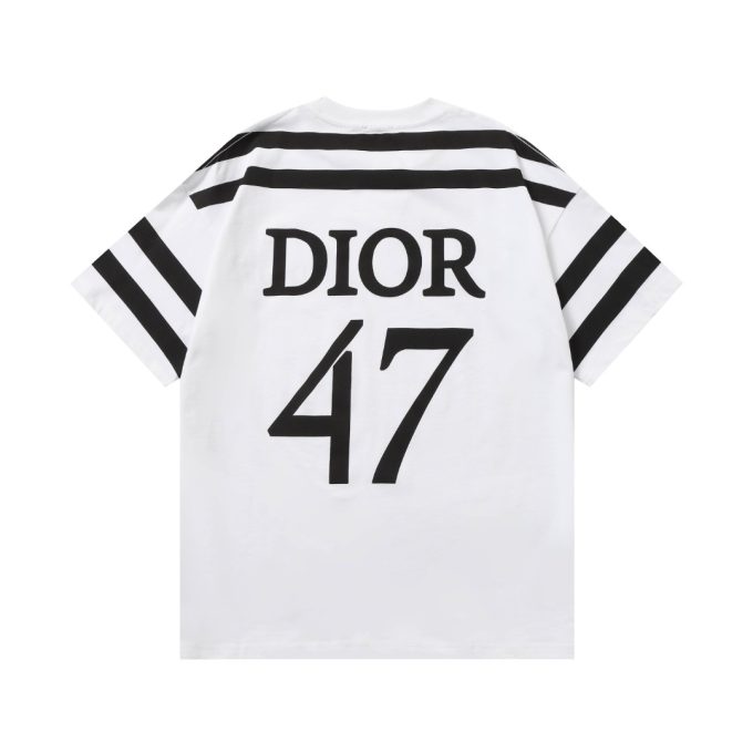 New round-neck short-sleeved T-shirt