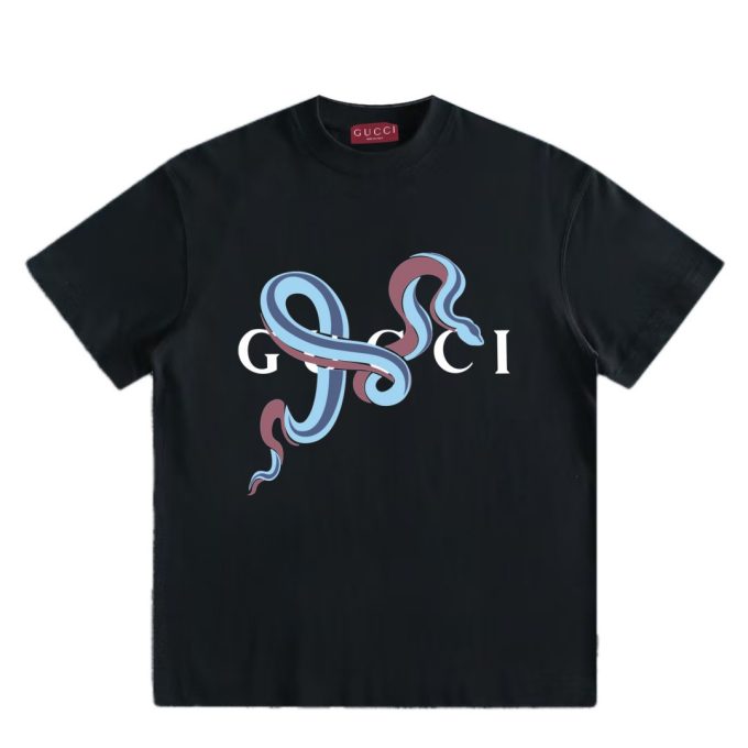 A short sleeve with G letter print for the Year of the Snake