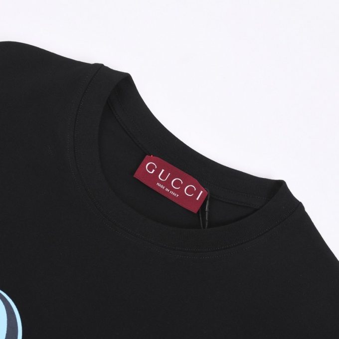 A short sleeve with G letter print for the Year of the Snake