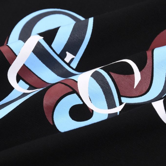 A short sleeve with G letter print for the Year of the Snake