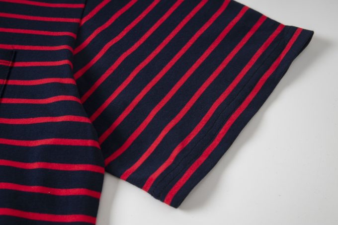 Black and red striped short-sleeved knitted sweater