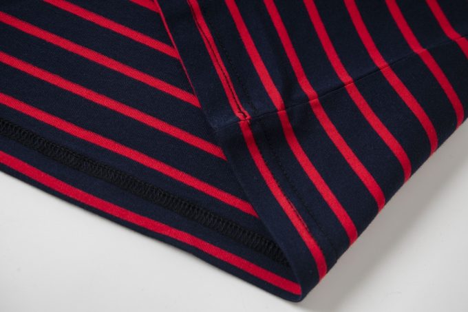 Black and red striped short-sleeved knitted sweater