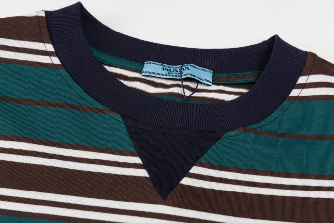 Color-blocking short-sleeved T-shirt