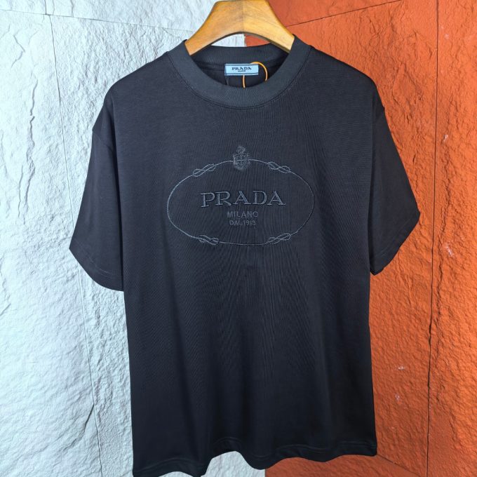 Embroidered short sleeves