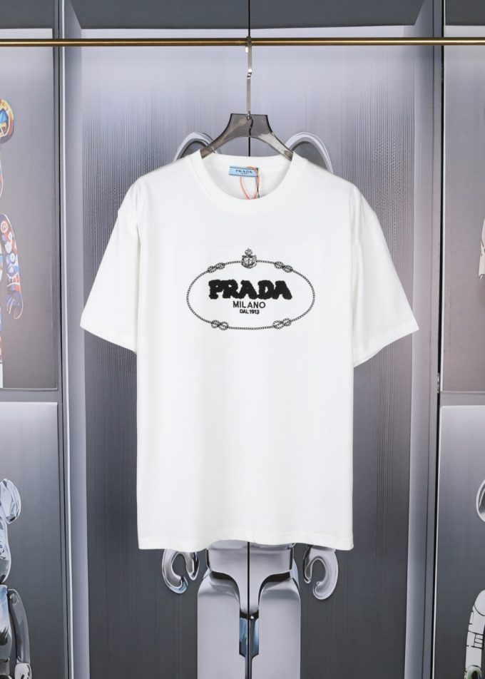 New embroidered short-sleeved style