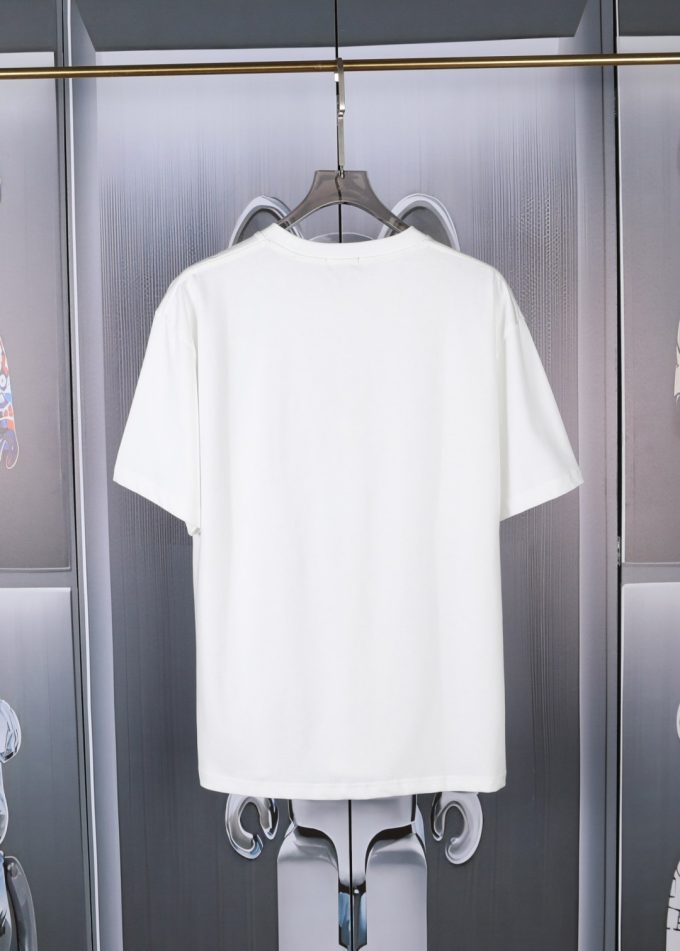New embroidered short-sleeved style