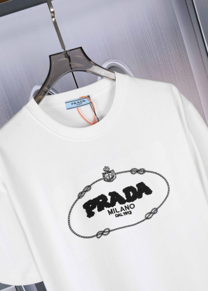 New embroidered short-sleeved style