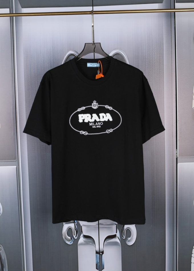 New embroidered short-sleeved style
