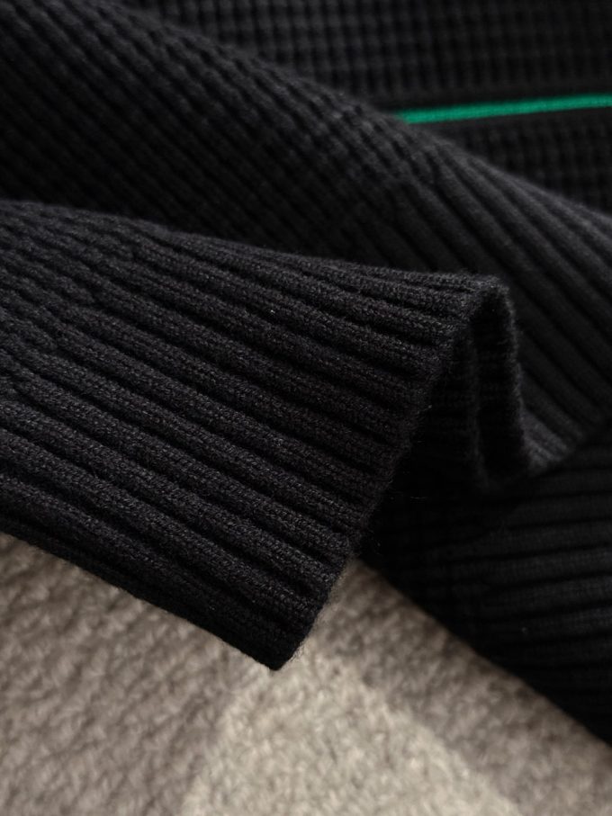 The latest round-neck sweater