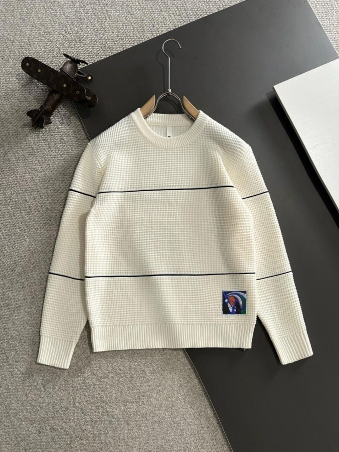 The latest round-neck sweater
