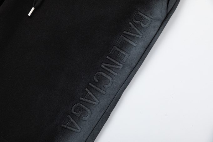 The 2025 new embroidered letter logo