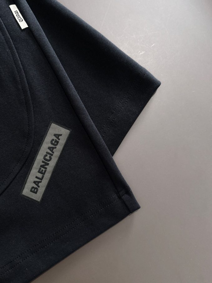 Balenciaga's new elastic casual shorts