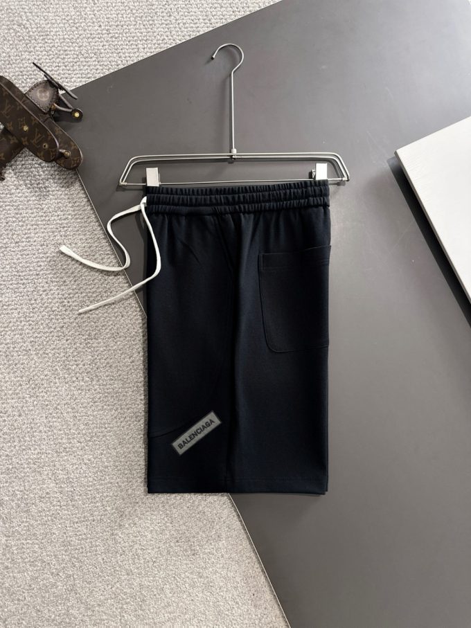 Balenciaga's new elastic casual shorts