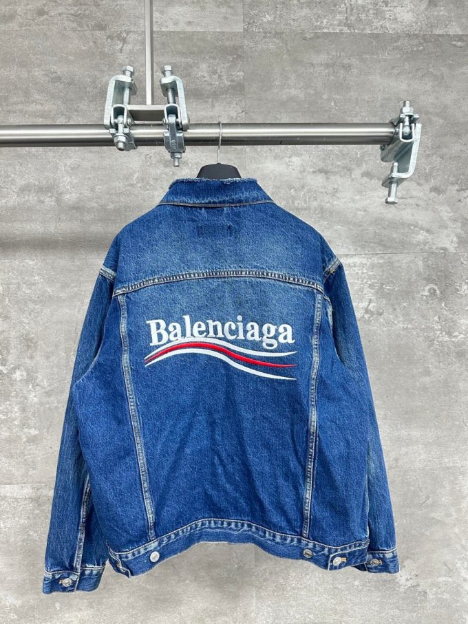 Blue lapel denim jacket for the Paris World, unisex