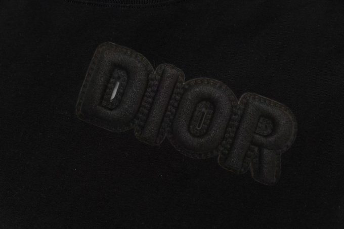 Dior round neck and short sleeves