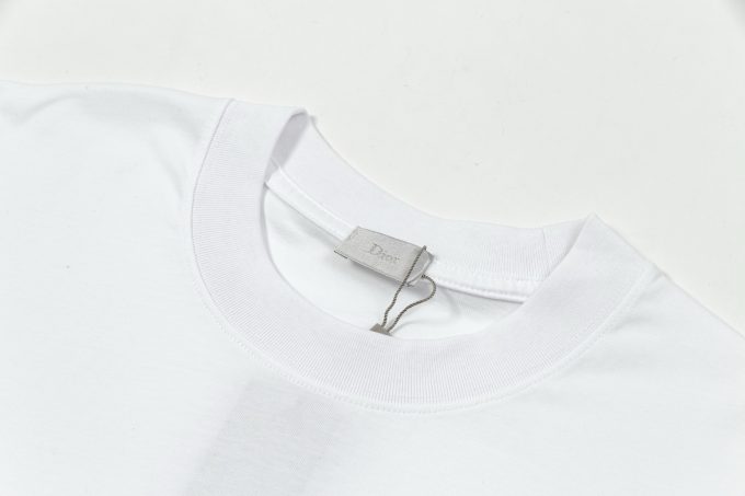 Dior round neck and short sleeves