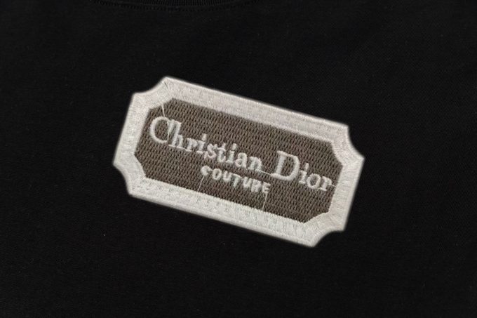 Dior round neck and short sleeves