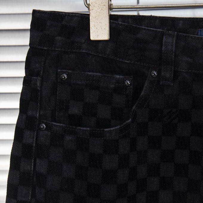 LV Louis Vuitton's 2025 new checkered flocked jeans