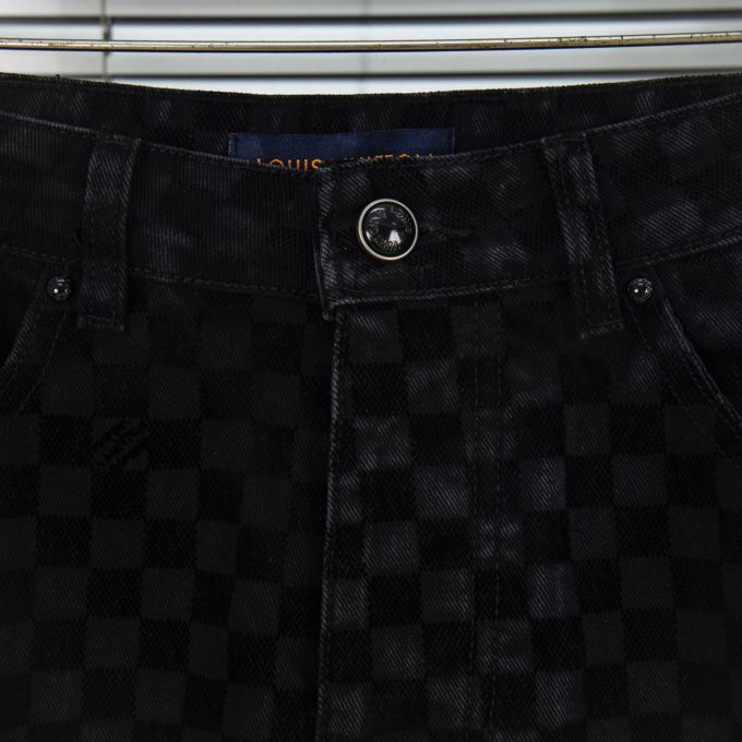 LV Louis Vuitton's 2025 new checkered flocked jeans