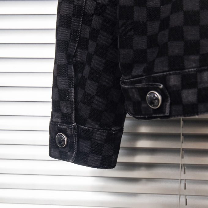 Louis Vuitton's 2025 new checkered flocked denim jacket