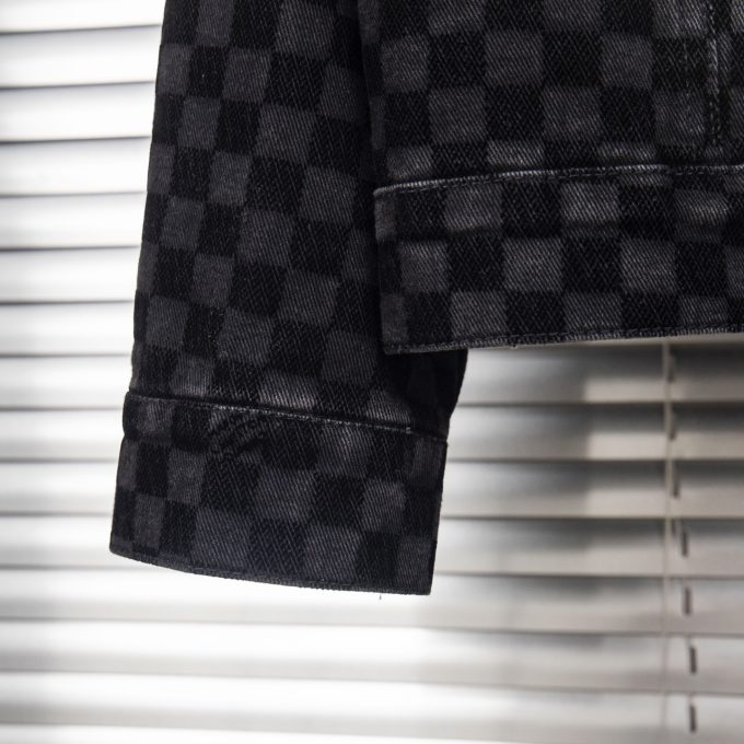 Louis Vuitton's 2025 new checkered flocked denim jacket