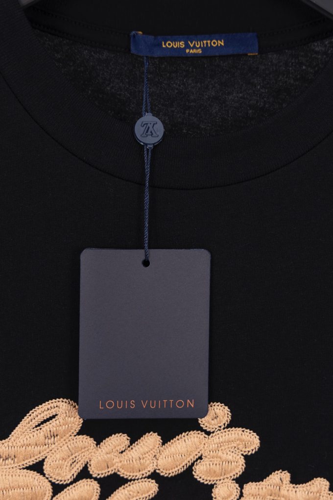 LV 25ss Artistic letter logo embroidered short-sleeved T-shirt