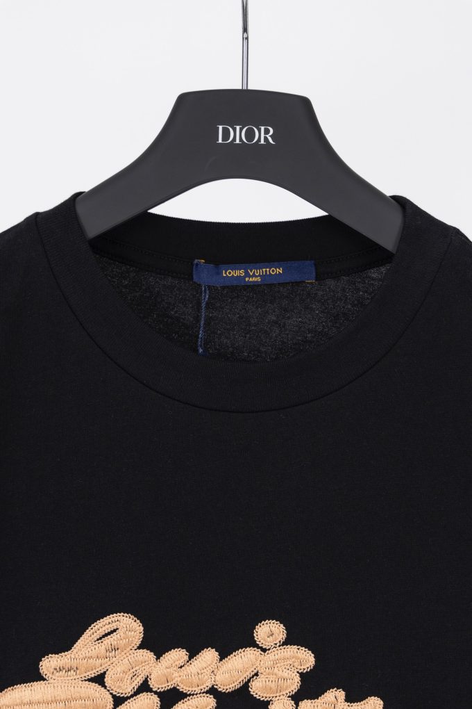 LV 25ss Artistic letter logo embroidered short-sleeved T-shirt