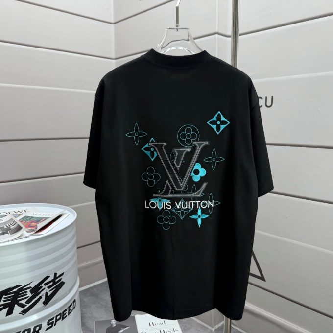 The new Louis Vuitton embroidered short-sleeved shirt