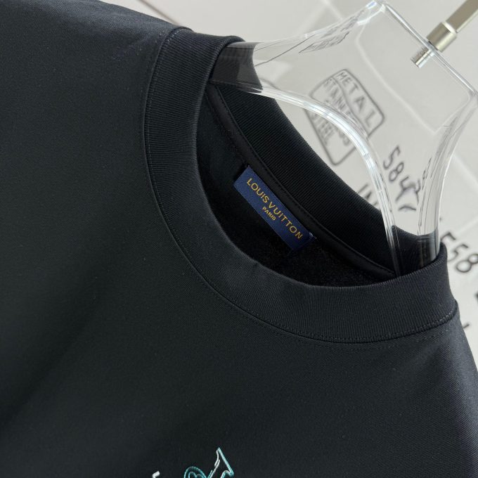 The new Louis Vuitton embroidered short-sleeved shirt