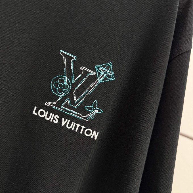 The new Louis Vuitton embroidered short-sleeved shirt
