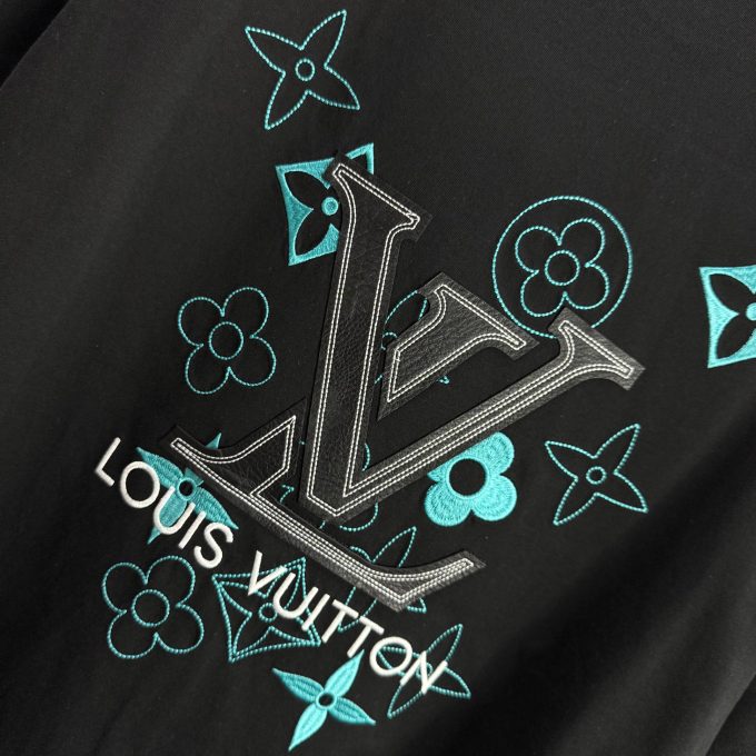 The new Louis Vuitton embroidered short-sleeved shirt