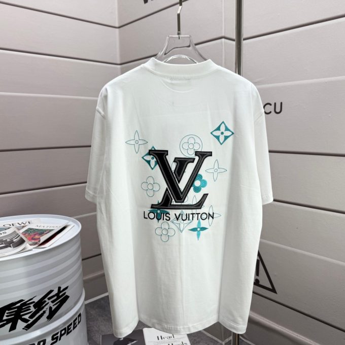 The new Louis Vuitton embroidered short-sleeved shirt