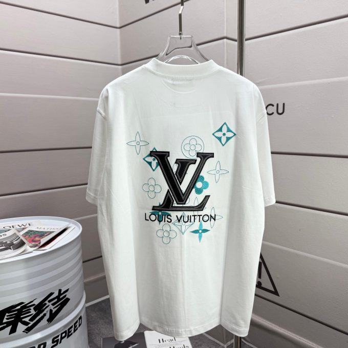 The new Louis Vuitton embroidered short-sleeved shirt