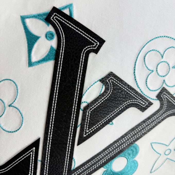 The new Louis Vuitton embroidered short-sleeved shirt