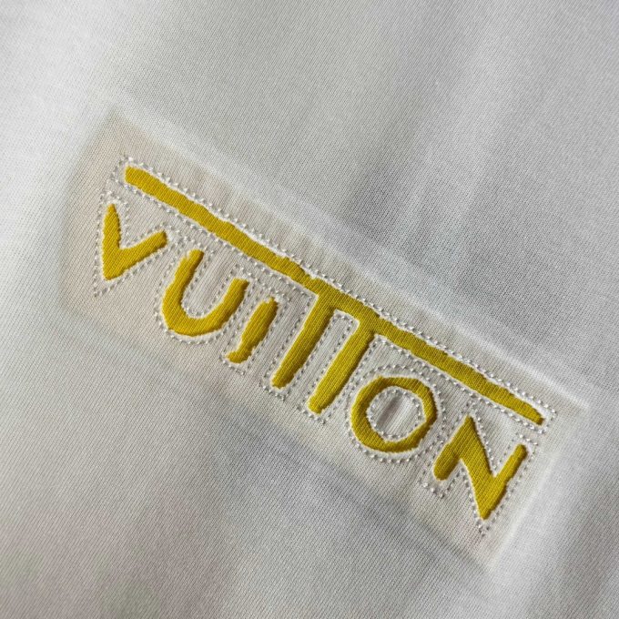 The new Louis Vuitton embroidered short-sleeved shirt