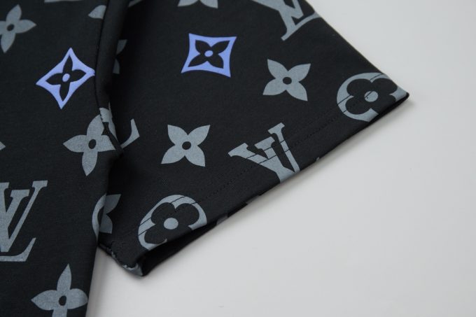 The new short-sleeved style of Louis LV