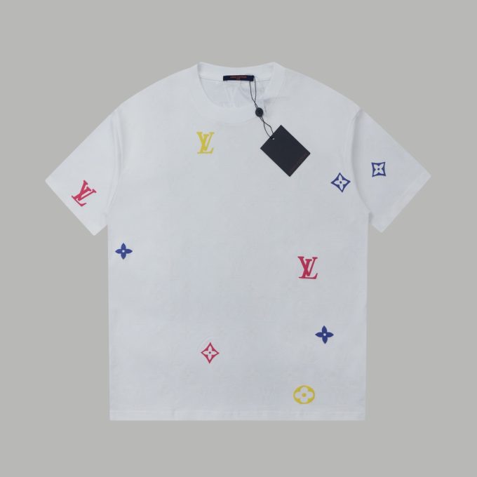 The new short-sleeved style of Louis LV