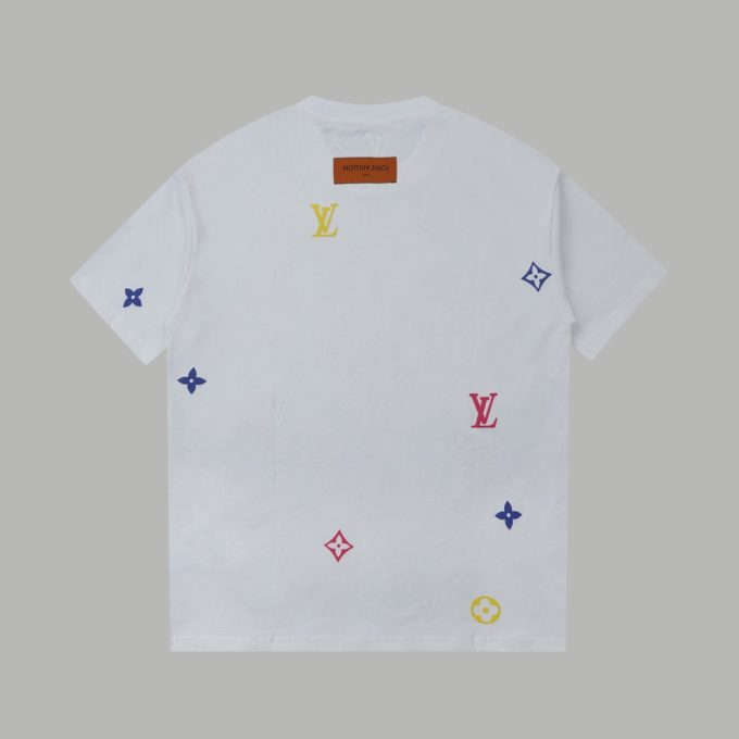The new short-sleeved style of Louis LV