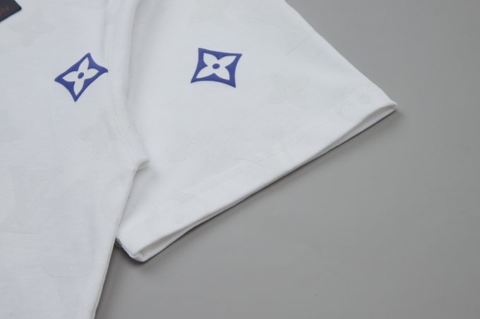 The new short-sleeved style of Louis LV