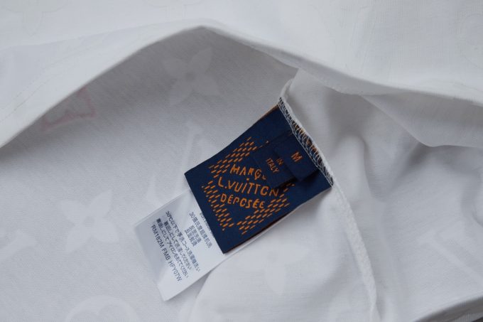 The new short-sleeved style of Louis LV
