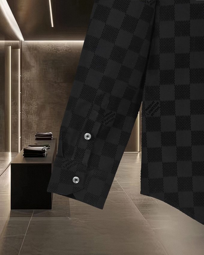 Long-sleeved Louis Vuitton shirts