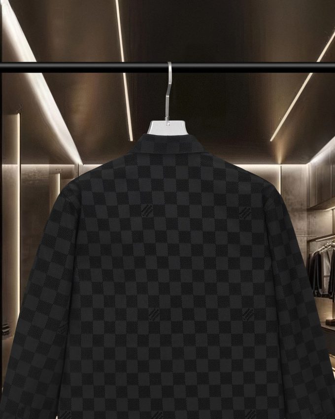 Long-sleeved Louis Vuitton shirts