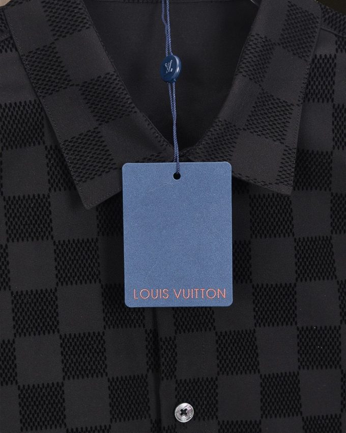 Long-sleeved Louis Vuitton shirts